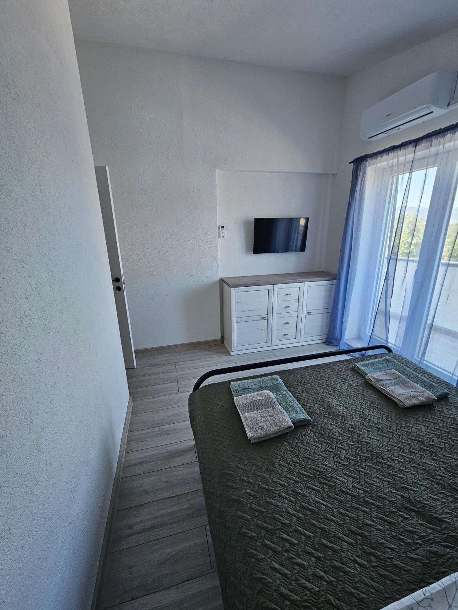 Apartmani 1 Pinezici Extérieur photo